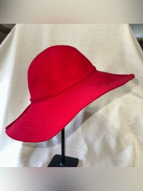 Red Wool Hat with tie trim